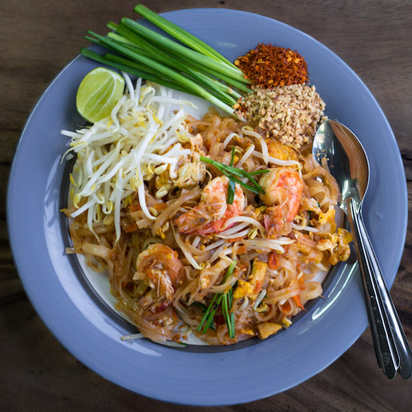 Pad Thai Gung ist ein typisches thailändisches Gericht